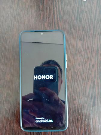 Продам смартфон Honor x 5