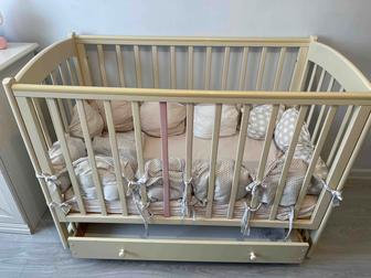 Продам манежку , детскую кровать