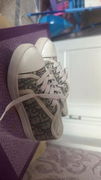 Кросы для девочки