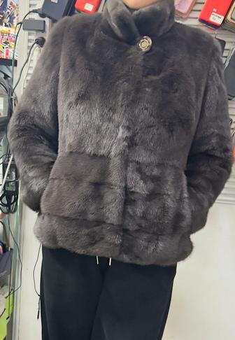Продам норковую шубу женская удлиненный состояние хорошее за 230000 тенге