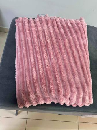 Теплый уютный, красивый плед