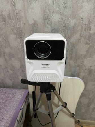 Продаю проектор Umiio P860