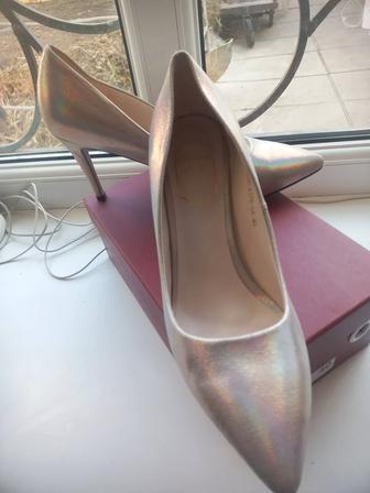 Туфли вечерние лазерные.