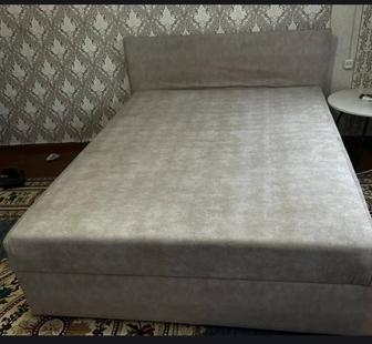 Спальная кровать