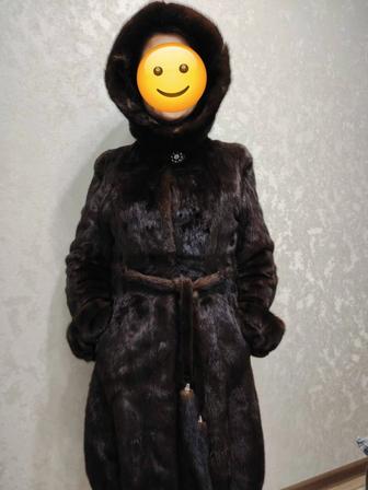 Кухонный шкаф. Стулья.