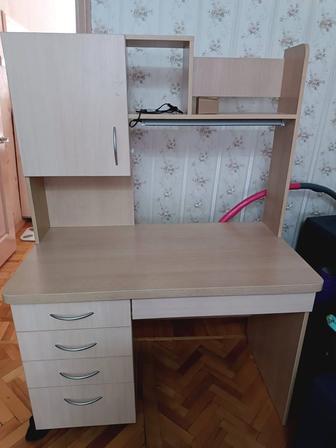 Стол письменный