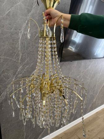 Продам новый люстру