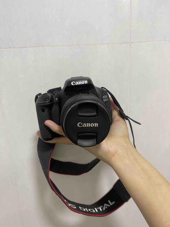 Продаю Canon EOS 600D в идеальном состоянии