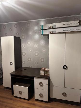 Комплект мебели для детской или спальни