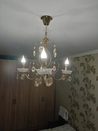 Продам люстру б/у