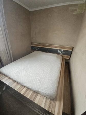 Двухспальная кровать