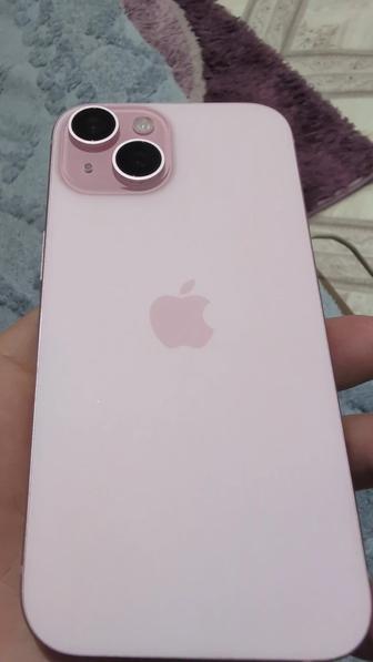 iPhone 15 розовый