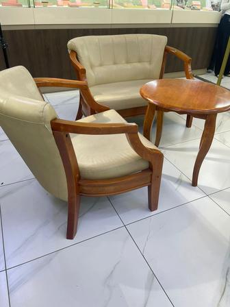 Продам эксклюзивную мебель из массива дерева и натуральной кожи