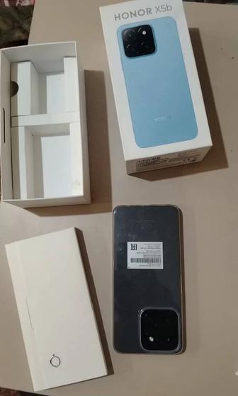 Продаю телефон Honor X5b