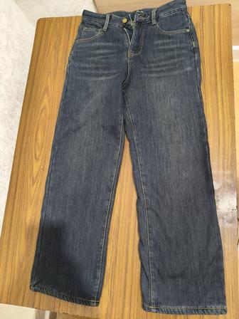 Женской джинсы