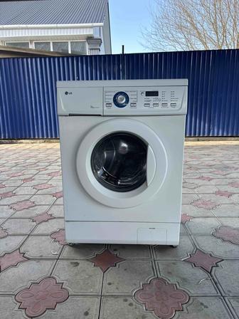 Продам стиральную машинку
