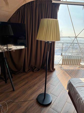 Продам комнатный торшер
