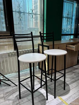 Продам стул для макияжа 2 шт