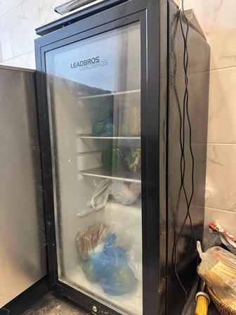 Витринный холодильник