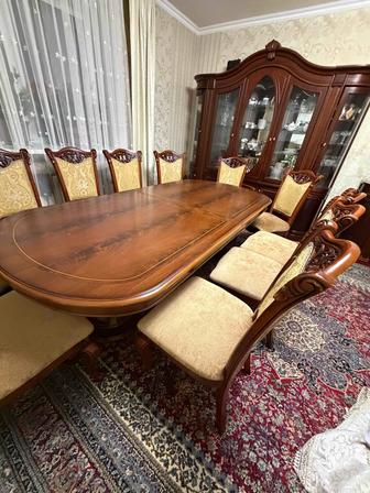 Стол и стулья