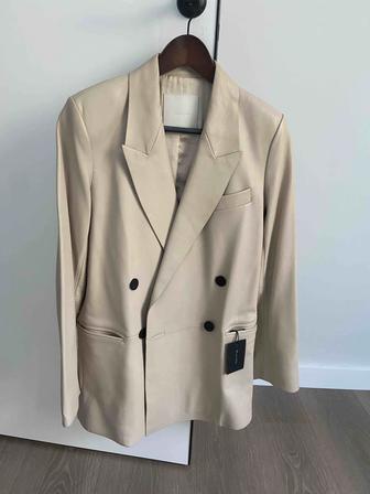 Продам кожаный пиджак Massimo dutti