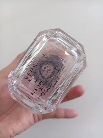 продаю половину флакона 90 мл VERSACE BRIGHT CRYSTAL