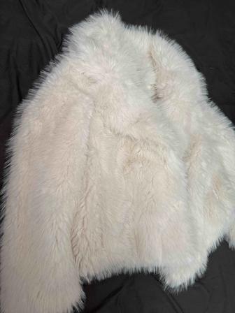 Продажа б/у одежды шубка