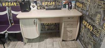 Срочно продам стол