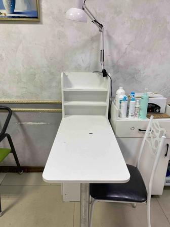 Продам маникюрный столик