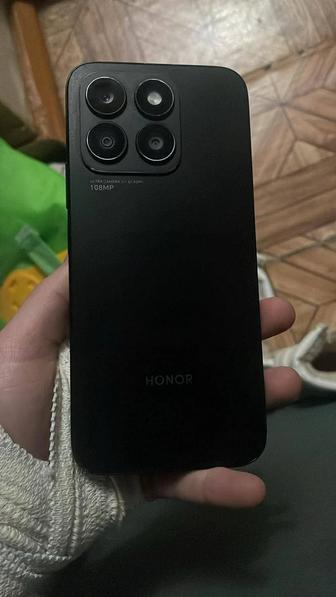 Продам или обменяю Honor x8d на 11 айфон