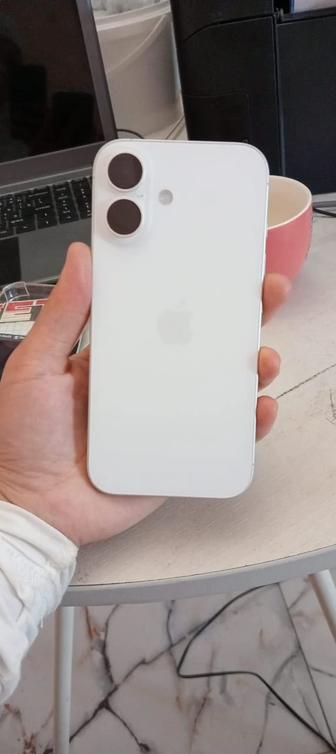 iPhone 16