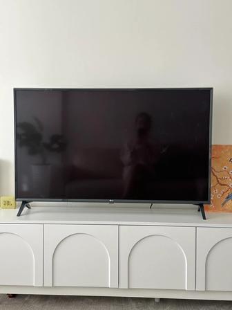 Телевизор LG 110x65