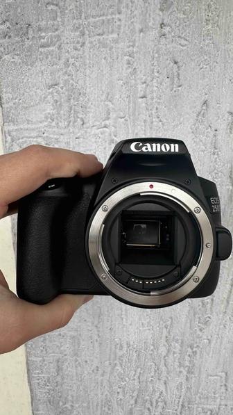 Canon EOS 250d