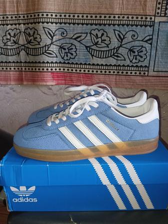 Продам кроссовки Adidas