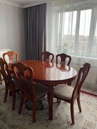 Продам раздвижной стол и 8 стульев