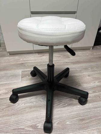 Продам стул для мастера