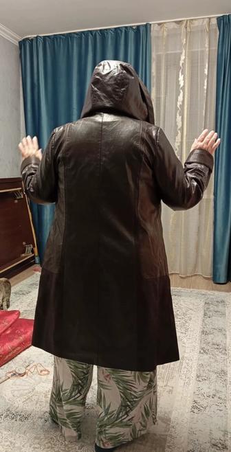 Кожанный плащ женский