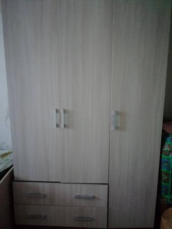 Продам Шкаф 3-х дверный