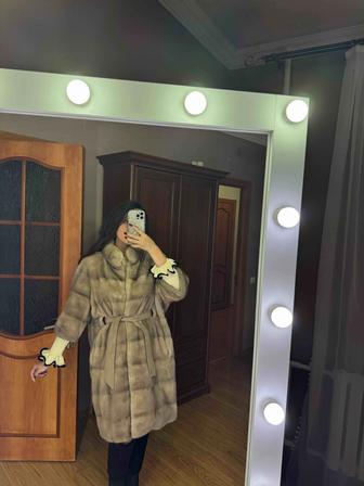 Продам норковую шубу Manzari