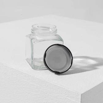 Новая стеклянная баночка