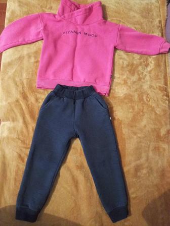 Теплый костюм на флисе для девочки