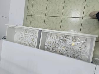 Продам,стеллажи,витрины,оборудование