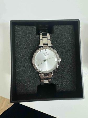 Часы женские серебристые