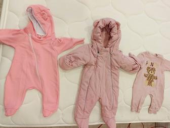 Продам комбинезоны детские для девочки