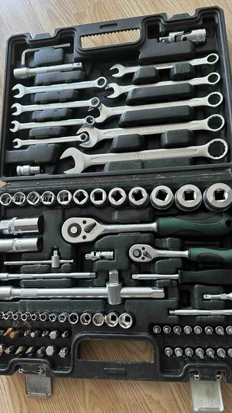 Набор инструментов из 125 предметов