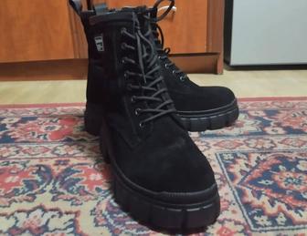 Замшевые женские сапоги