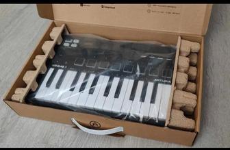 Продам Миди-клавиатуру Arturia MiniLab 3