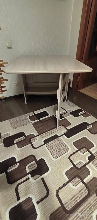 Продам стол-книжка.