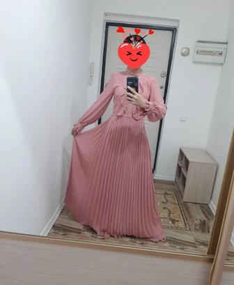 Платья