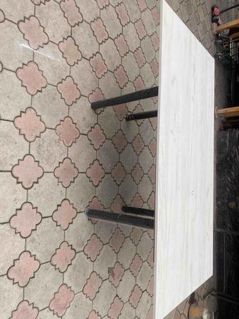 Продам кухонный стол